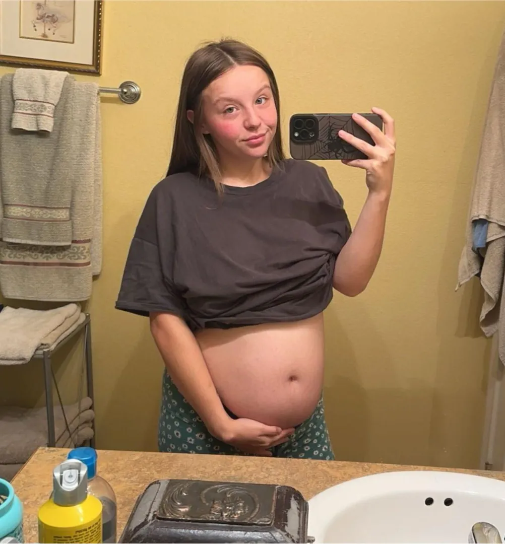 I'll be picking random redditors to send nudes to, who's in? posted by cassieonlyxo