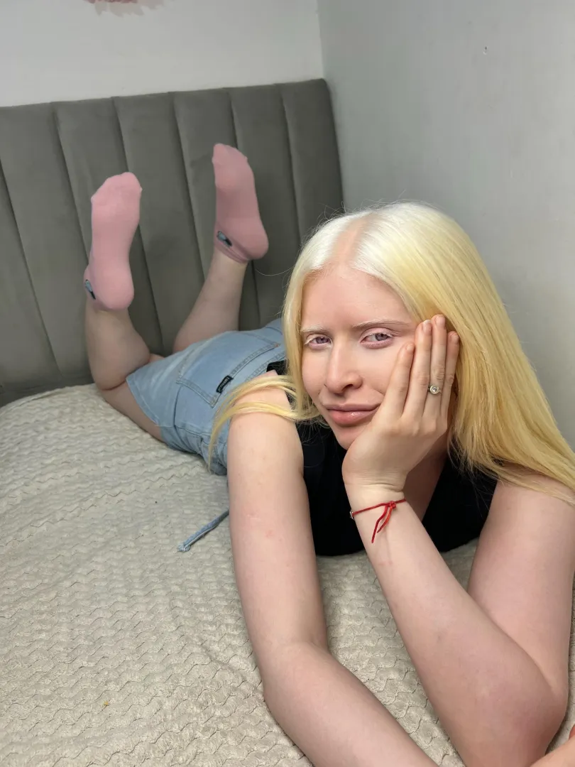 I’ll let you take my socks off after work posted by NaughtyKex