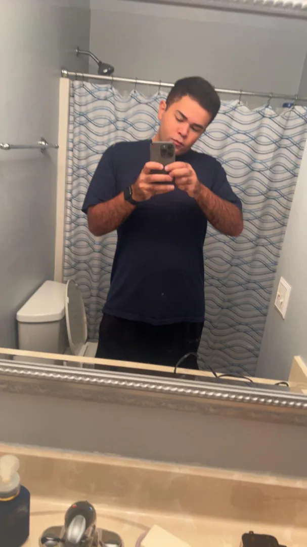 I’m 27m looking for any guys younger than me. NSFW and SFW. posted by Majestic_Injury_4946