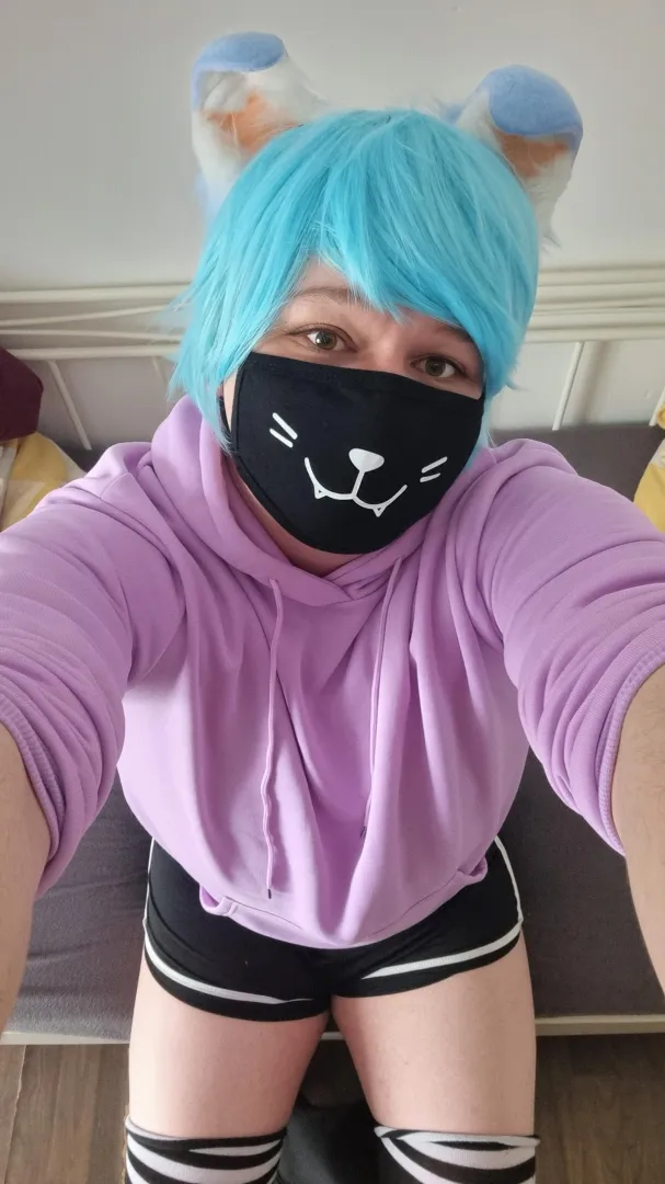 I'm a good boy and I need some head pats  pls  posted by LittleFemPuppyUwU