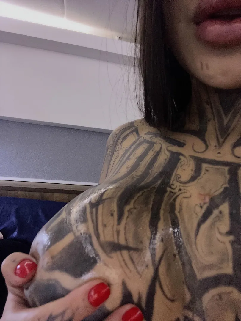 im a wife but tonight i belong to whoever wants me posted by Suryarossa