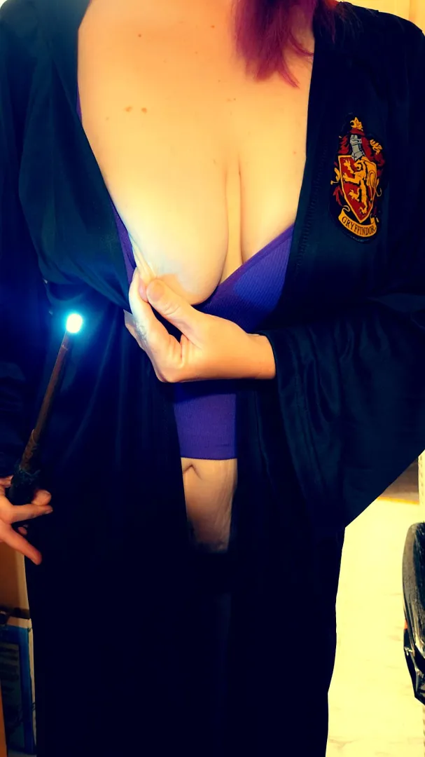 I’m about to practice a very revealing spell.. posted by Roo_90