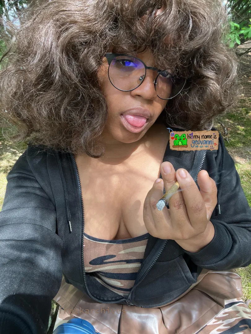 i’m about to re-up today, let’s see what you’ll spend on me! my curves draw you in, but my cunning tongue will keep you under my control, just like a drug ~ posted by freakarchives