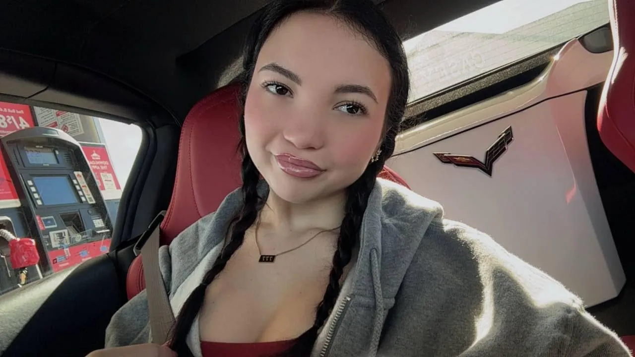 I’m back. Now use me as you please daddy  posted by cleojadeonly