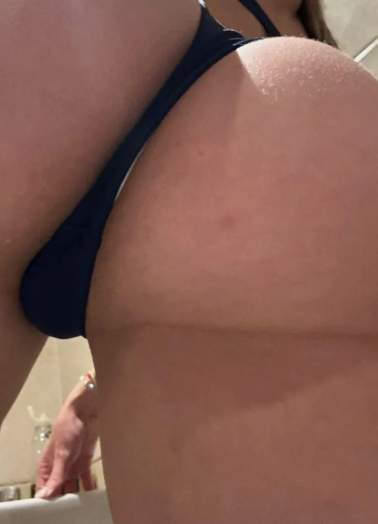 im being greedy tonight. i want both holes filled 18f4m posted by NeonFuryc