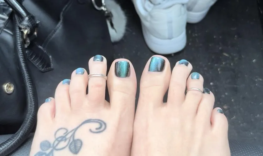 I’m craving another cat eye pedicure and you’re drooling over a woman whose attention someone like you only has one way of earning. Cover it, then thank Me for the pleasure  by ivyxxking