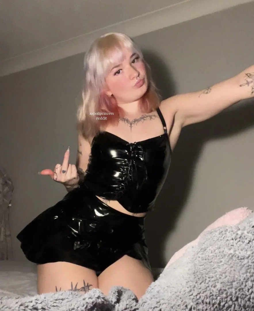 i’m draining subs in my pvc latex outfit tonight posted by xspoilprincess