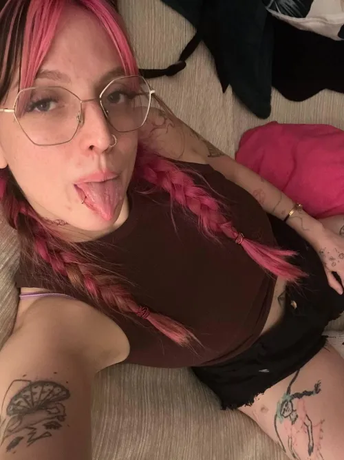 I'm feeling really horny this weekend! by FairyBunnyxX