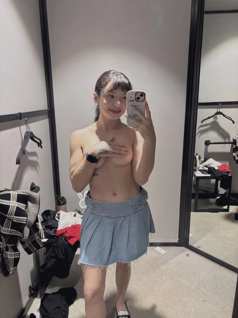 I’m feeling very needy for your hands after work posted by newumico