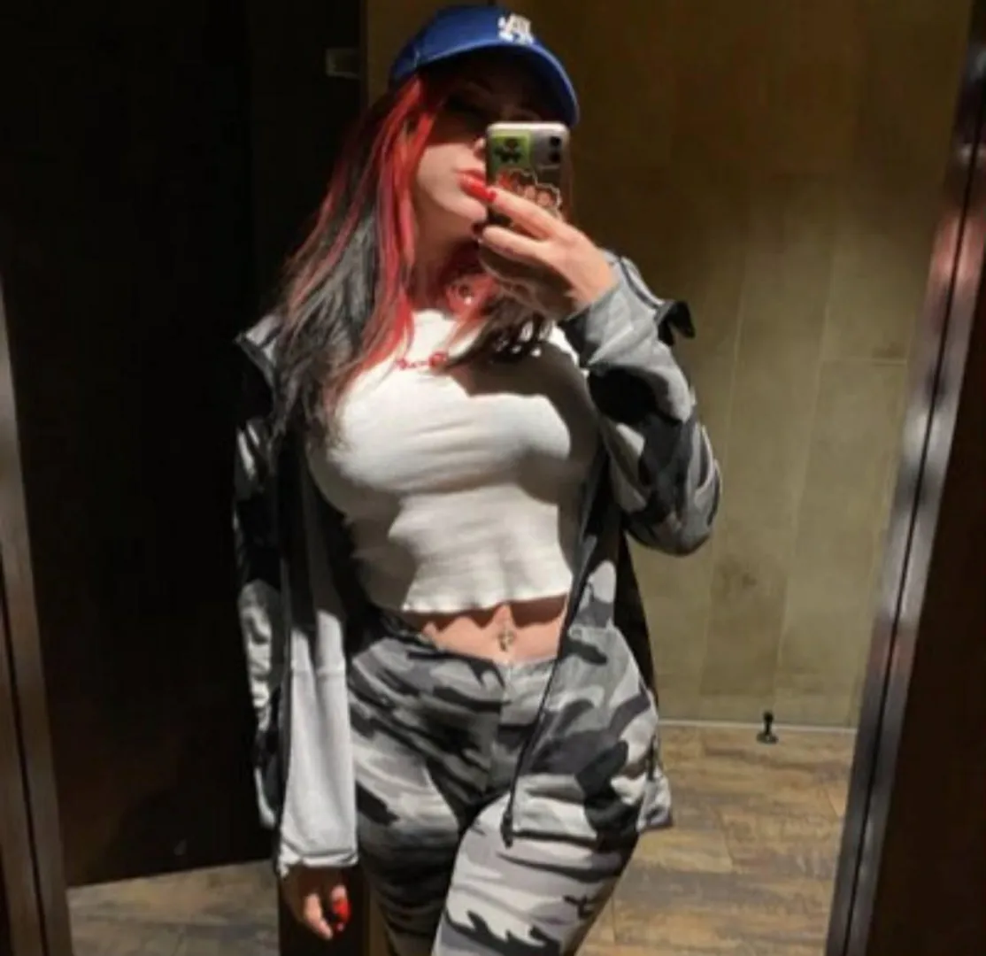 I’m fully clothed in leggings and a crop top, and you’ve made a mess all over yourself how pathetic!! posted by gothicslut24