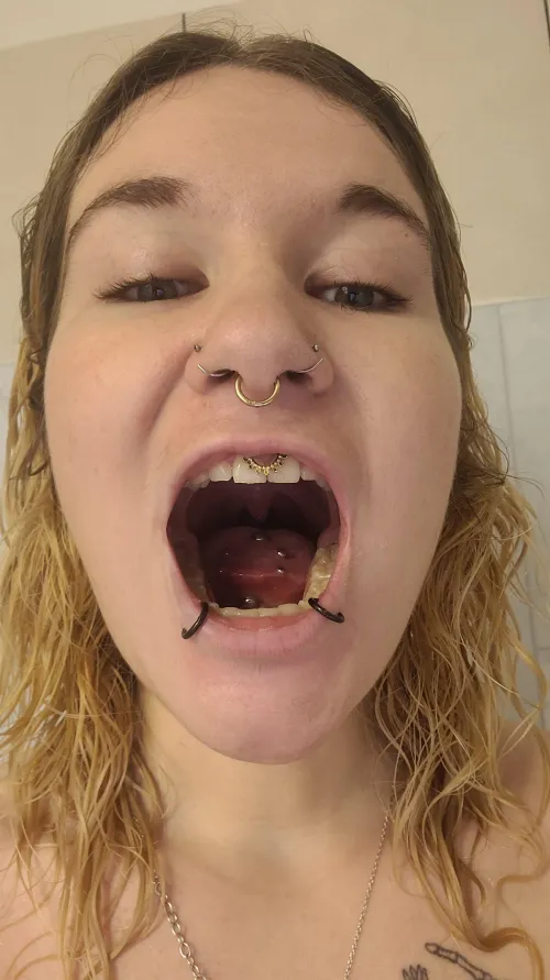 I'm gonna swallow you whole {f} by sinning_angel6