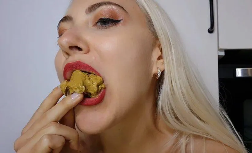 I’m having a hard snack [f] by loraqueen327