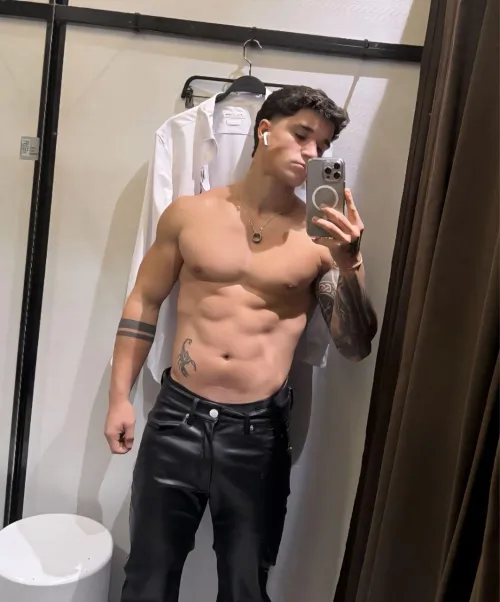 I'm here alone waiting for you by bootyy-liciouss