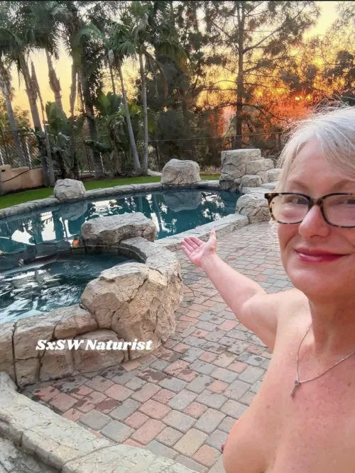 I’m here. I’m naked. I’m fine just like this. by SouthxSouthwestNude