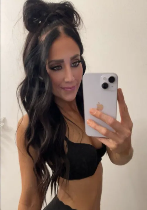 I’m in my 30s, if my pics have you excited, I’d love to know how old you are by ChloeJadeOnly