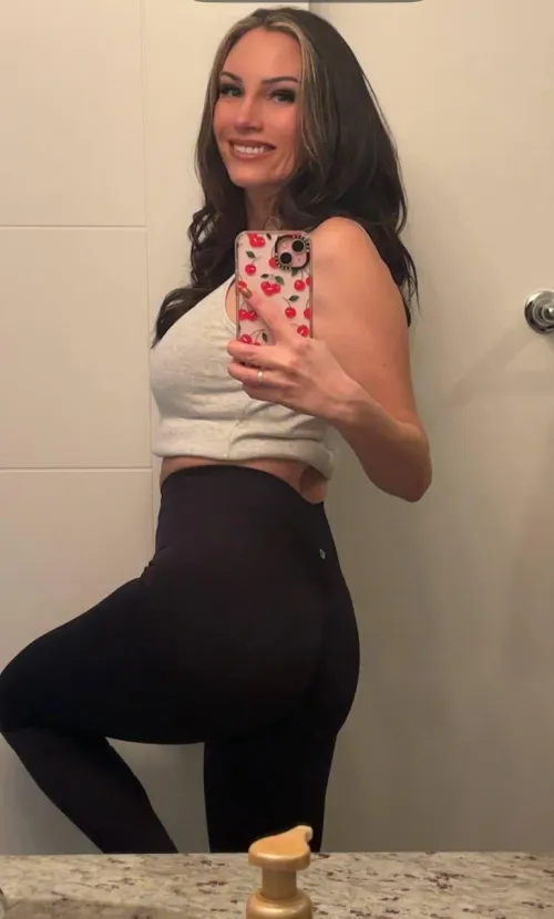 I'm in my 30s, will you still jerk off to my pic? by cutehappygirl