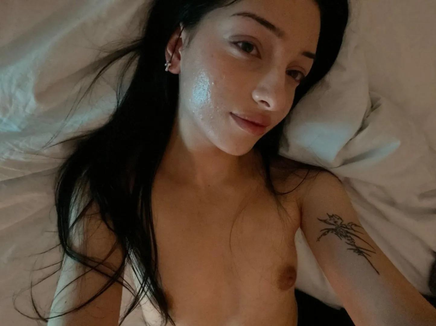 im just 18 and wanted to get filled by older guys posted by kobe24la8