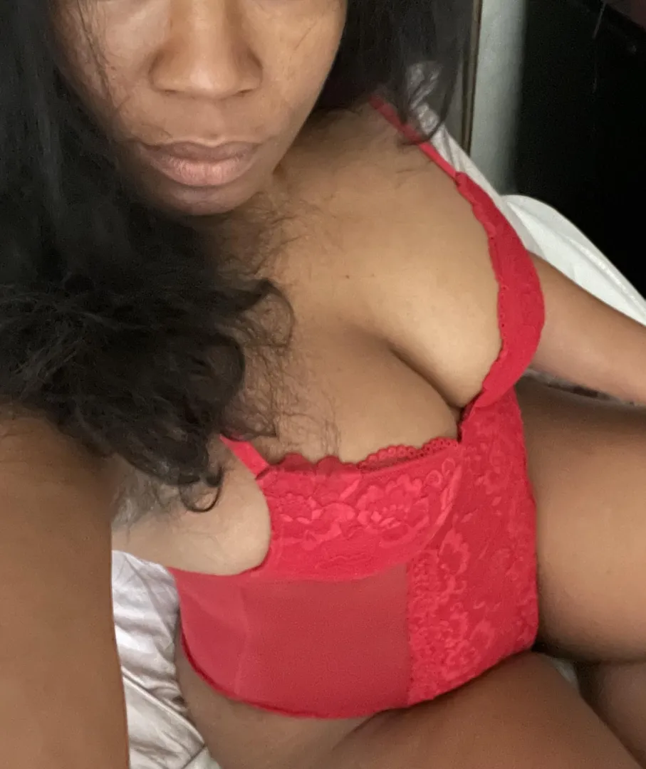 I’m just a self proclaimed MILF and always BBC property. Hope the weekend is treating the kings well ❤️ posted by Formal-Ad-3781