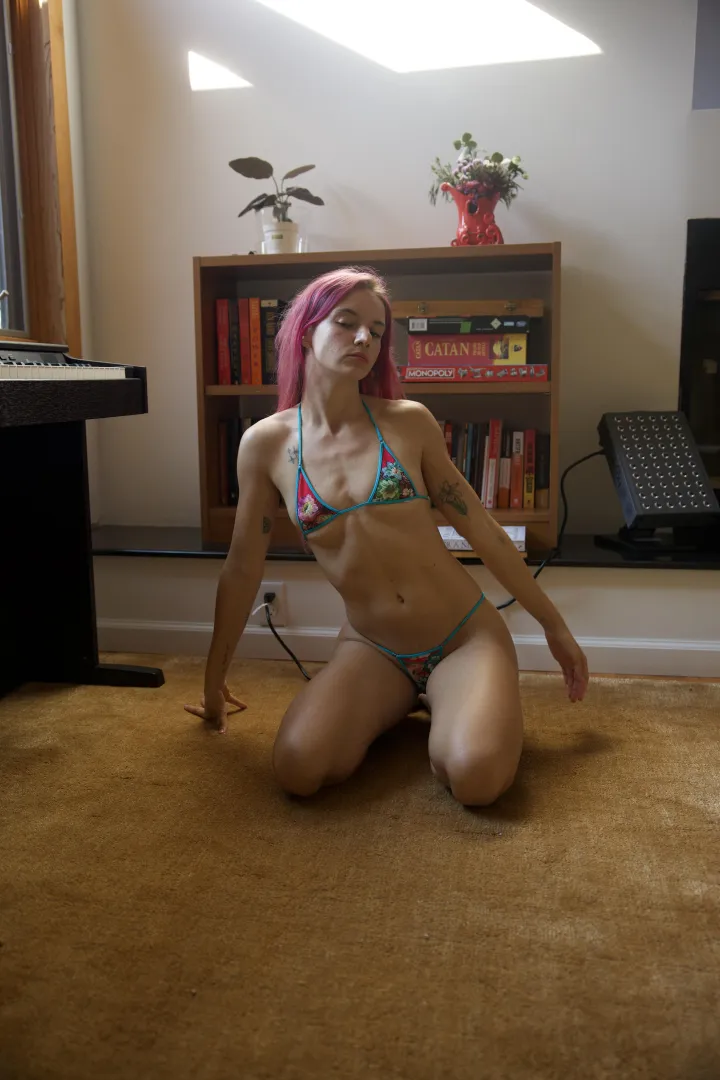 I'm just wet kinky slut who needs local friends posted by BadKatEnergy