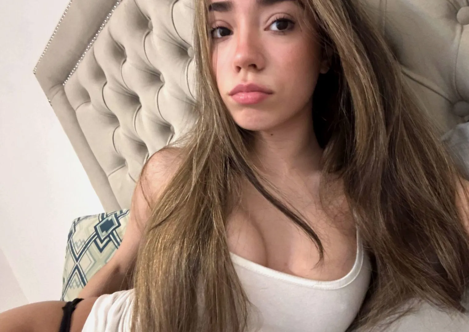 im kinda flat but oh well mayb u like small packages  posted by honeybunnywave