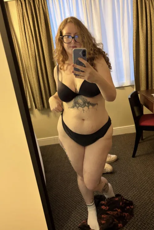 I’m lonely and bored by LucyCherrie