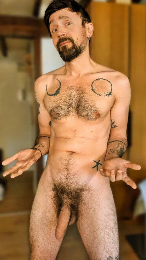 I'M NAKED, SO WHAT? posted by thenakedbro3