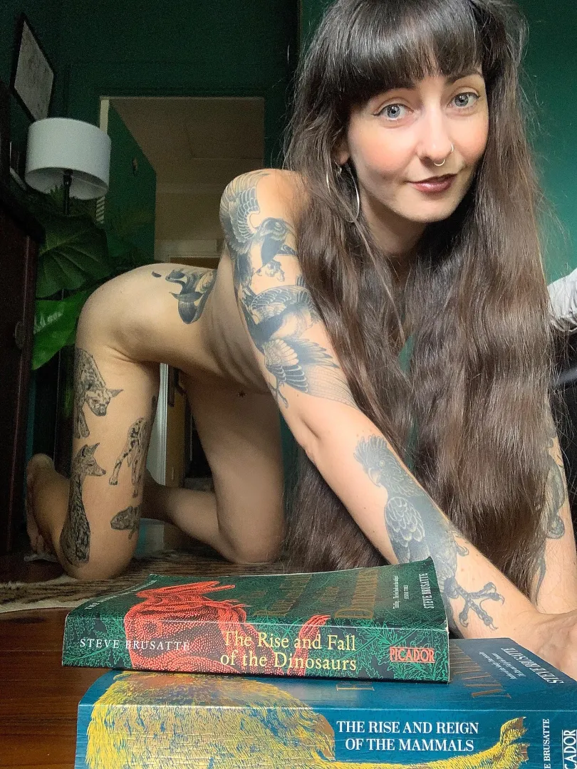 I’m not sure what a dinosaur date involves, but I think we should figure it out posted by Scarlet-is-here