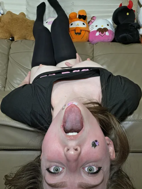 I'm offering live [cam] and [sext]ing! Check out my premade [vid]eos or order a custom [vid]eo/[pic]ture! Very [fet]ish friendly and I cater to both [dom] and [sub]. I love doing dick [rate]s as well as [gfe]! Subscribe to my [fan] sites and I can make  by _mymindbreaks