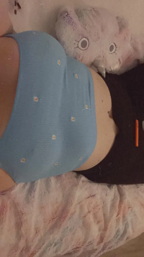 i’m online and chatttty tonight :) link in description by ProfessionalSlip1292