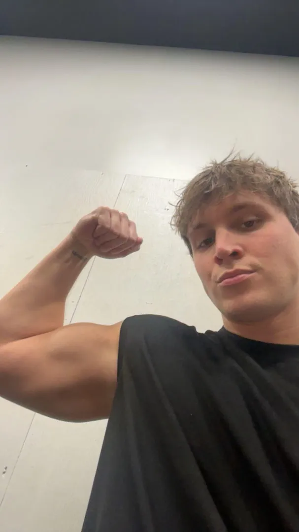 I’m pretty posted by dommyyyyyy1