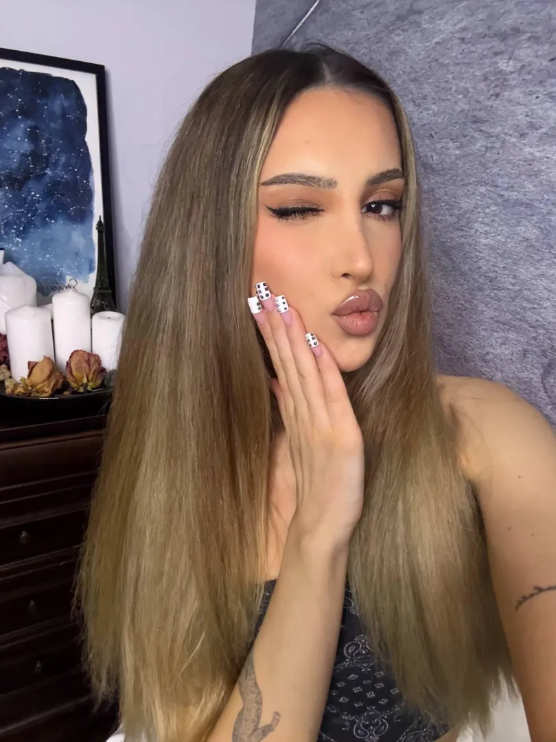 I'm pretty sure I can satisfy you in ways you couldn't imagine posted by EvvaXo