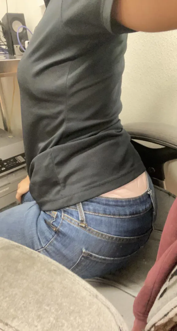 i’m productive in diapers ❤️ posted by SleepyPissGirl