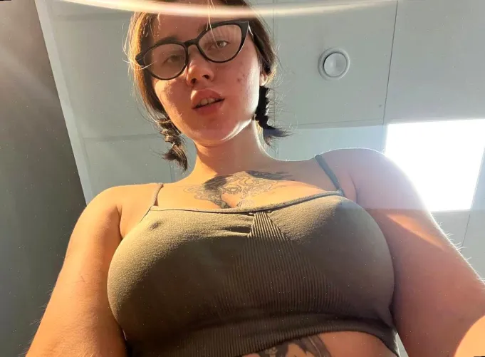 I’m ready to be your dinner tonight by starlit_dove