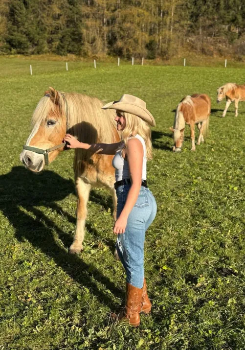 Im ready to ride, if you want Ill ride yours by RafflesiaRhythm