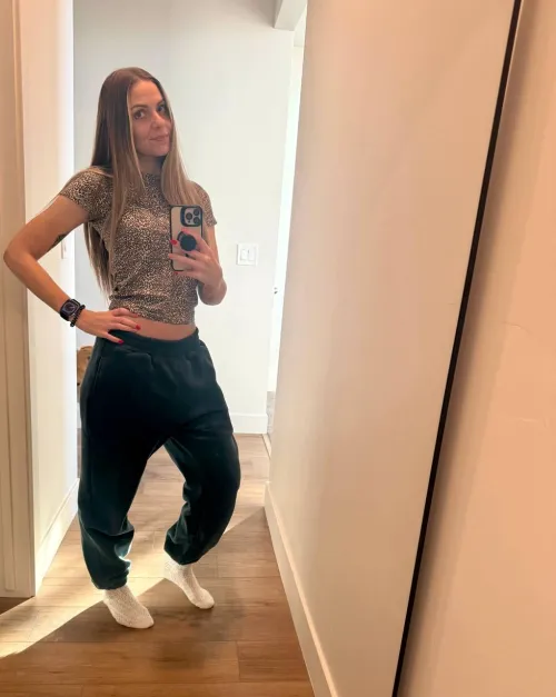 I'm really horny right now, so please get close to me! by SabrinaSwan