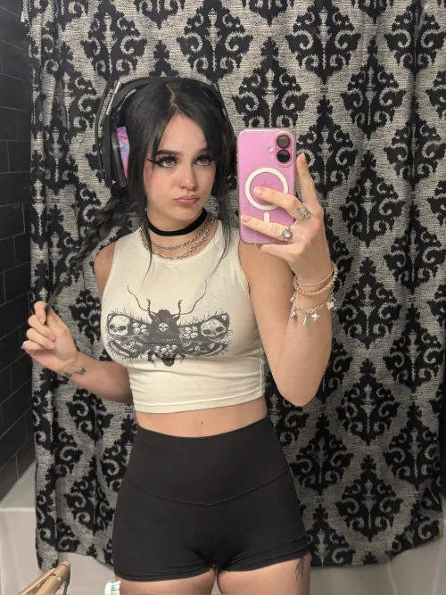 i’m shy but love metal, still date me? by stellablazeee