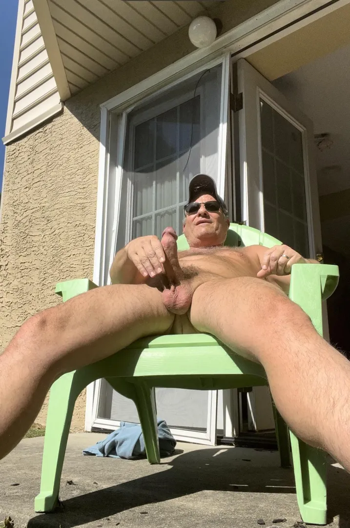 I’m still jerking off outside posted by Cgbnow