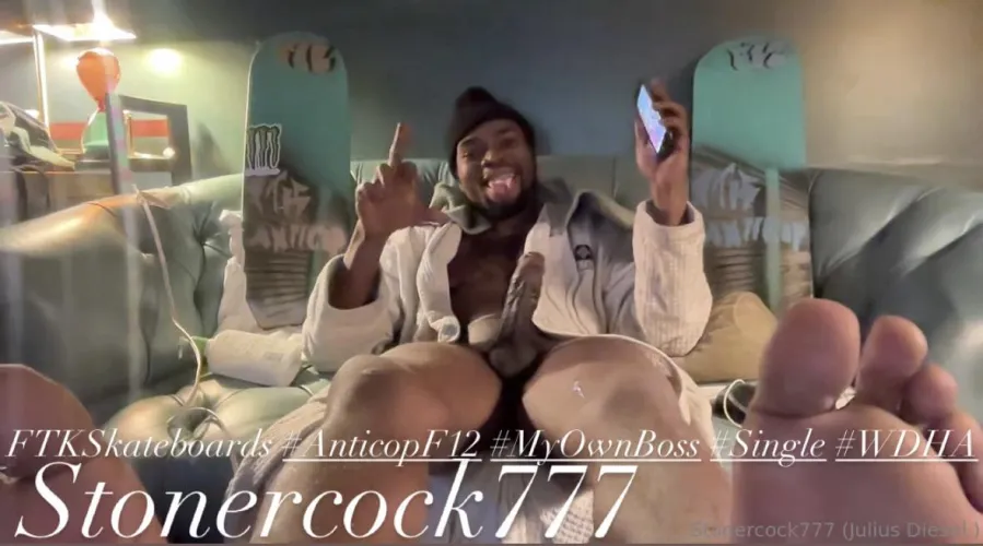 I’m straight, but I got a place to dump your pay check #ItsInMyBio by CatchLatter1192