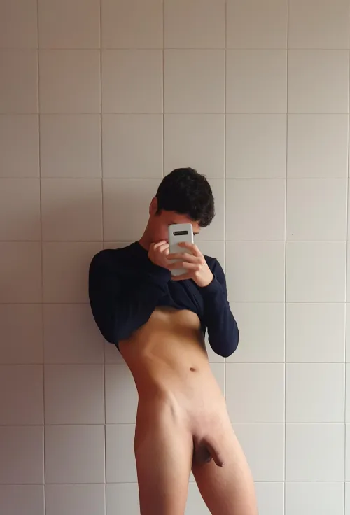 i'm sure i qualify right? ‍↕️ by Legitimate-Pop-9013