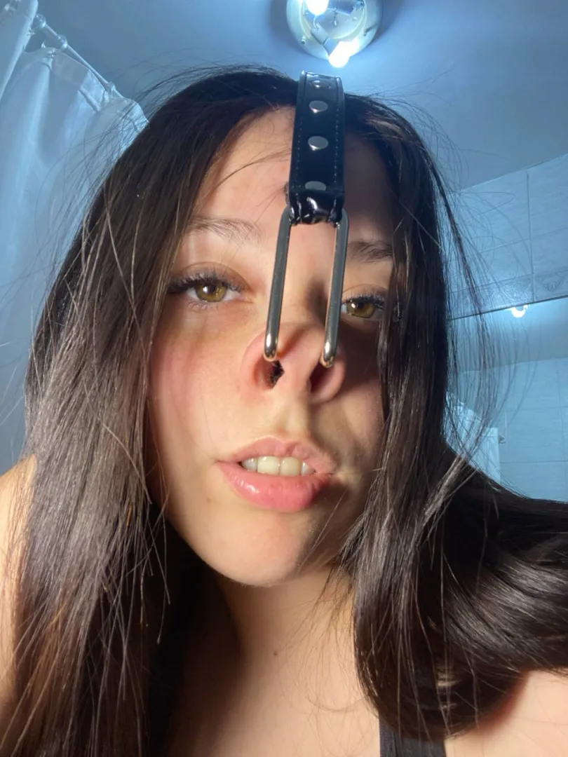 I'm the one who fulfills your fantasies posted by babyydemonn