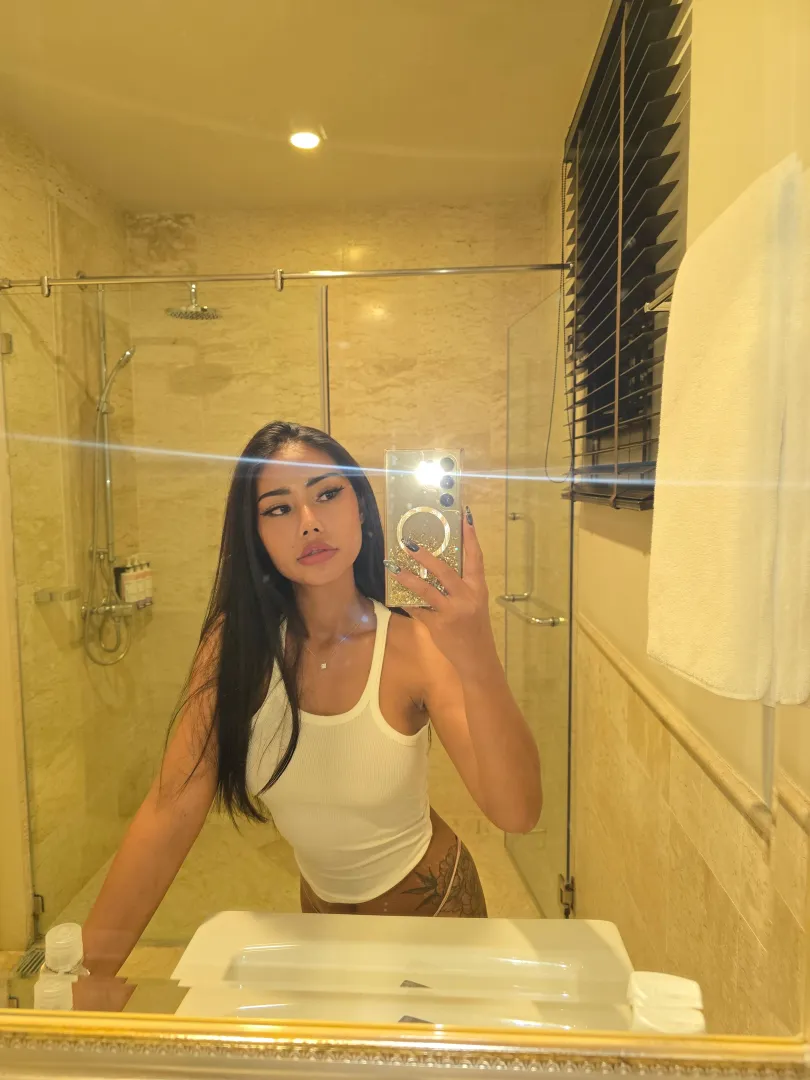 I’m the only Valentine’s gift you need to unwrap  posted by Suitable_Jeweler6909