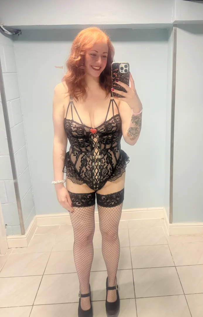 I’m the reason you find yourself reaching for your wallet and going brainless as you ignore your wife posted by katieisagoodgirl69