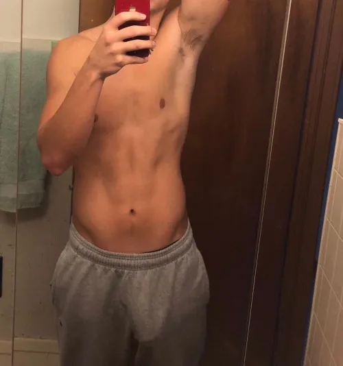 I’m the straight alpha jock you crave by Amazing-Cheek-3469