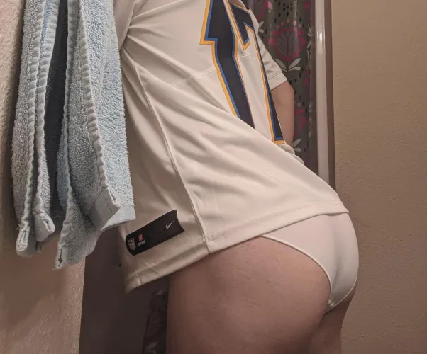 I'm told I have a nice ass. I dunno... Kik: rainecd by Rainecd