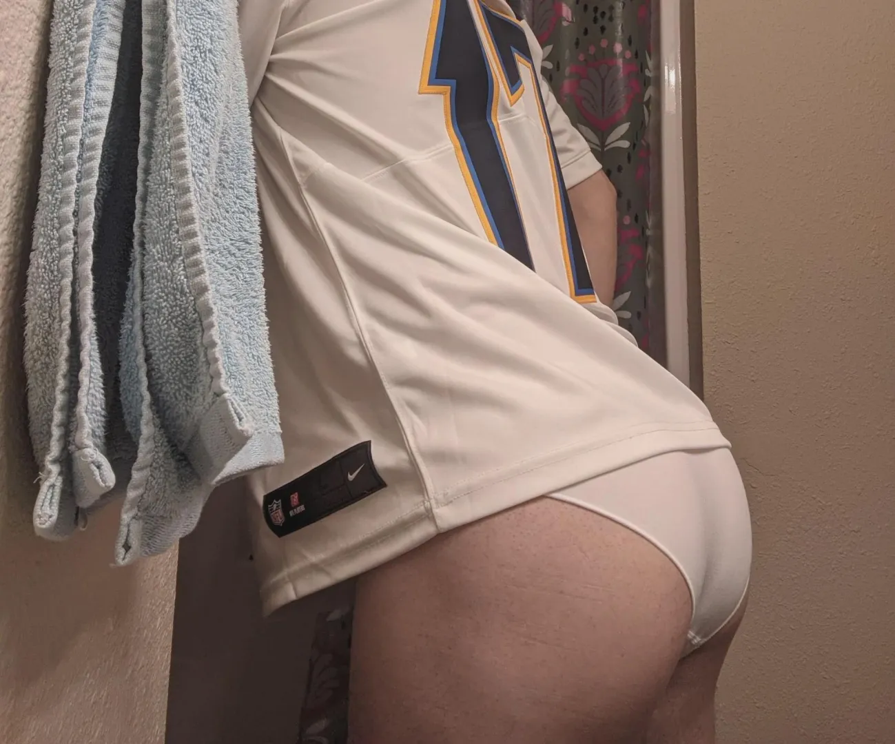 I'm told I have a nice ass. I dunno... Kik: rainecd posted by Rainecd