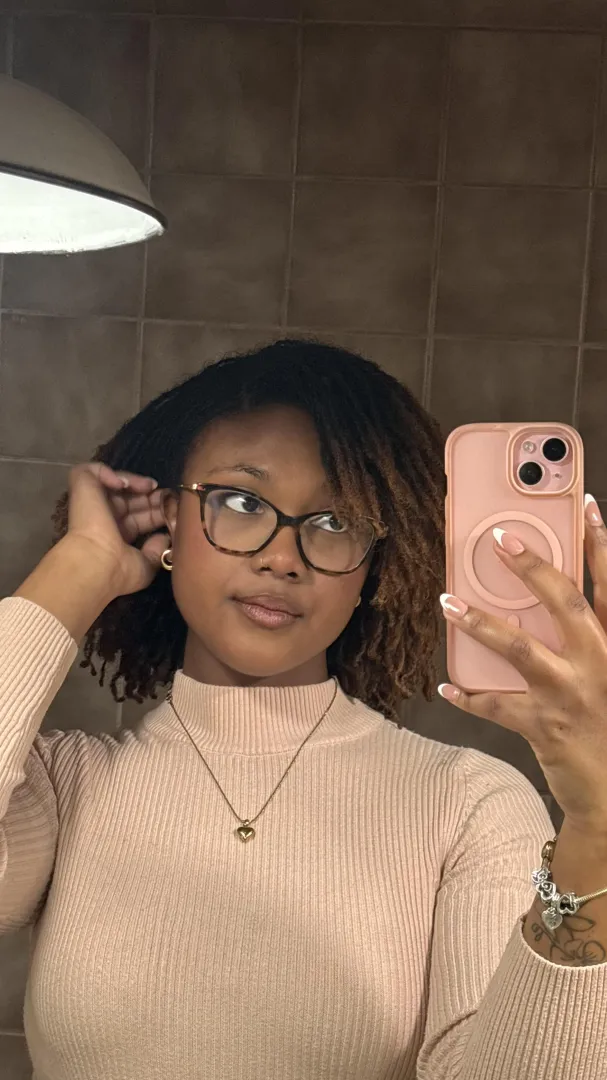 i’m too pretty to pay for a single thing… don’t you agree?? posted by pay_nara_elise21