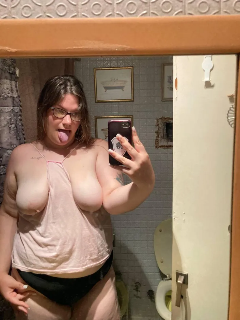 I’m waiting for you, cum home... posted by Historical_Dot5611