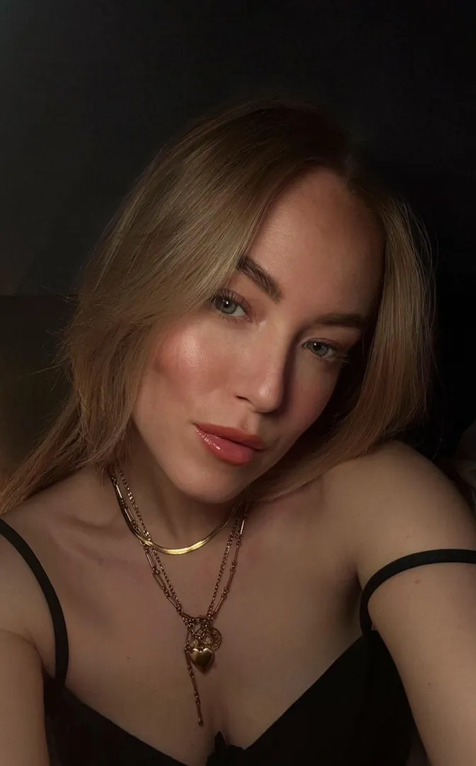 I’m watching you posted by danyelpara