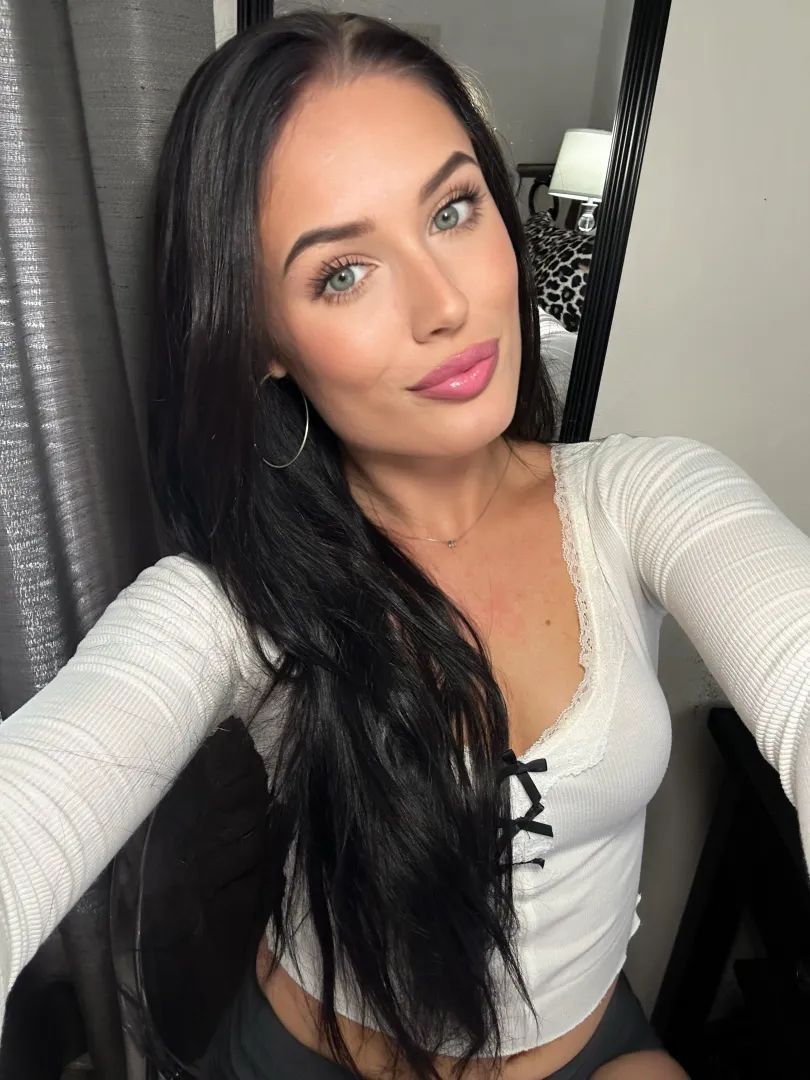 I’m wayy too cute to do any harm… right? posted by goddessbriax