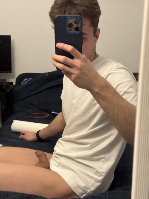 Imagine the looks I’m getting in the lockers.. by amir_walker06